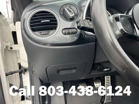 Used 2013 Volkswagen Beetle 2.0T FWD image 21
