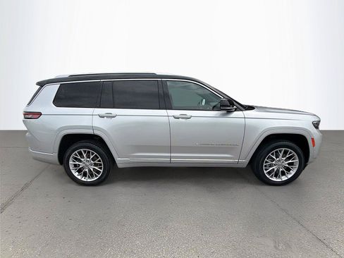Used 2023 Jeep Grand Cherokee L Summit w/ Advanced Protech Group IV AWD/4WD image 3