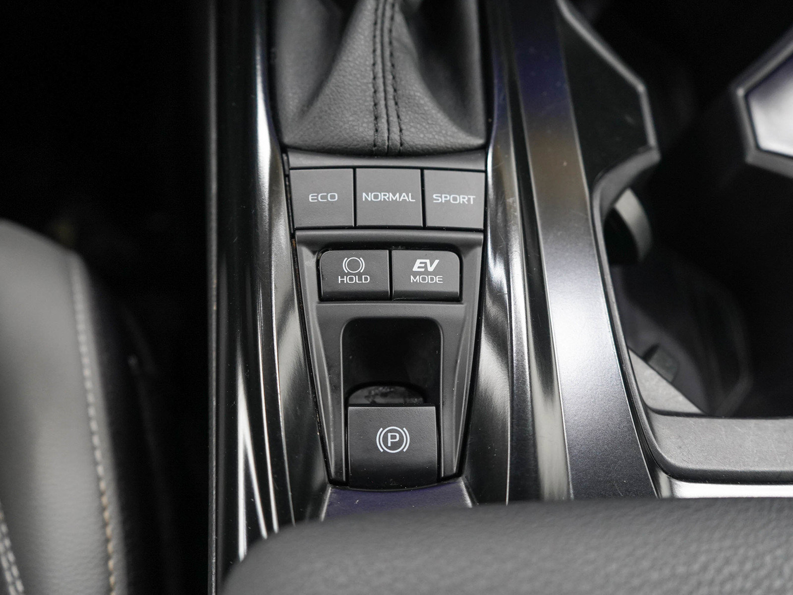 Used 2025 Toyota Camry SE w/ Multimedia Upgrade Package FWD image 22