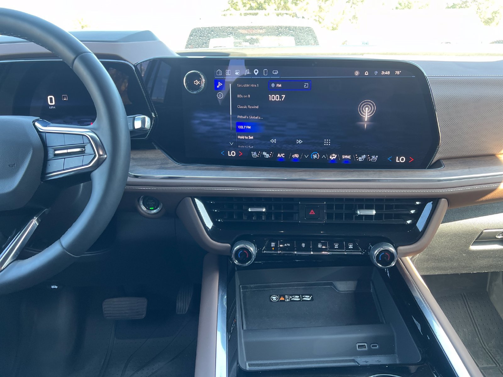 Used 2025 Chevrolet Tahoe High Country AWD/4WD image 26