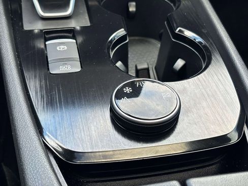 Used 2023 Nissan Rogue SV w/ SV Premium B Package image 25