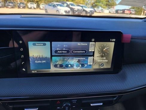 New 2025 Nissan Kicks SR w/ Illumination Package image 8