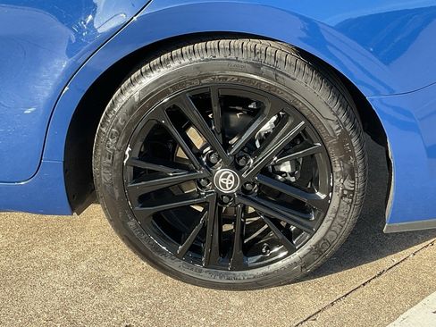 Used 2025 Toyota Camry SE image 8