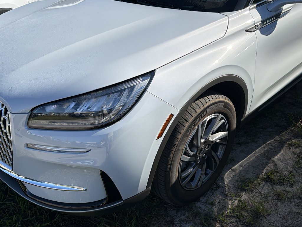 Used 2025 Lincoln Corsair FWD image 5