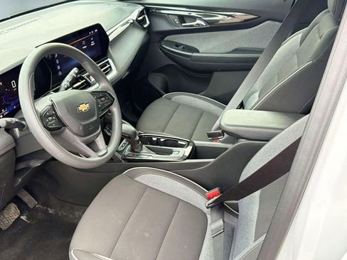 Used 2025 Chevrolet TrailBlazer LT image 18