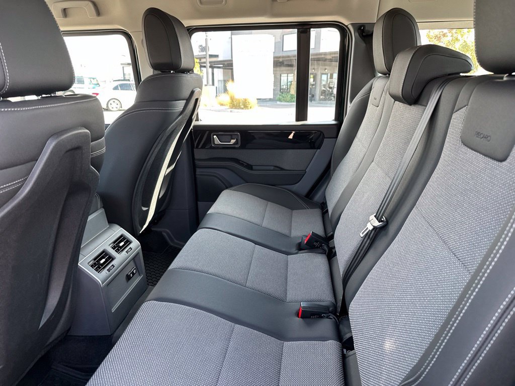 Used 2024 INEOS Grenadier Station Wagon AWD/4WD image 18