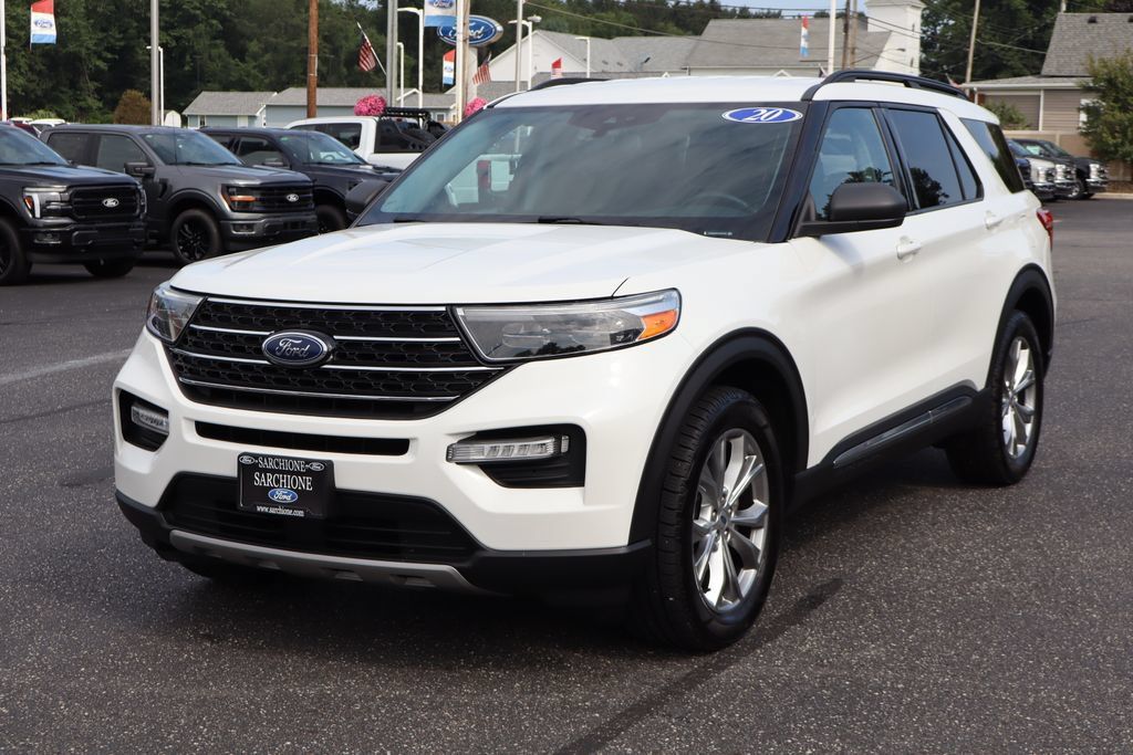 Used 2020 Ford Explorer XLT w/ Equipment Group 202A AWD/4WD image 13