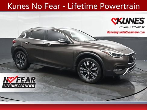 Used 2017 INFINITI QX30 Premium w/ Technology Package image 1