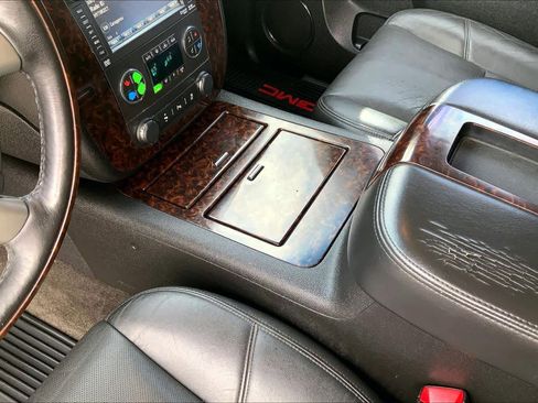 Used 2013 GMC Yukon Denali image 16