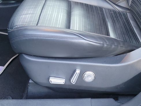 Used 2024 Lincoln Nautilus Reserve image 19