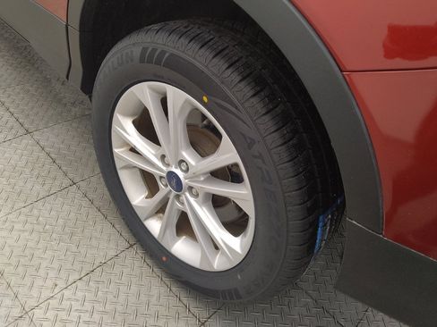 Used 2019 Ford Escape SE FWD image 31