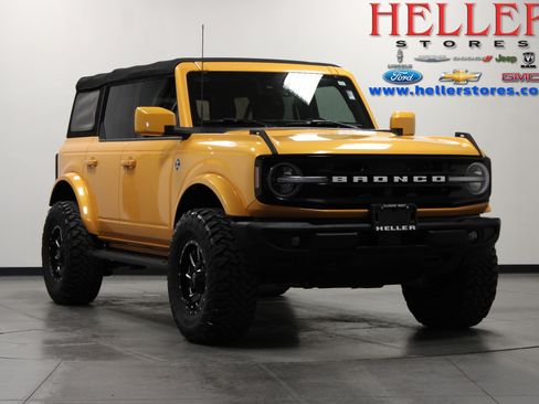 Used 2022 Ford Bronco Outer Banks image 1