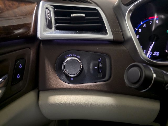 Used 2016 Cadillac SRX Luxury w/ Driver Awareness Package FWD image 19