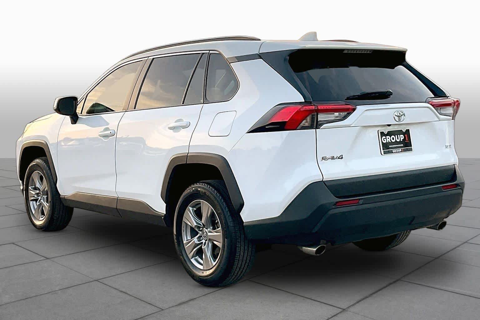 Used 2025 Toyota RAV4 XLE FWD image 12