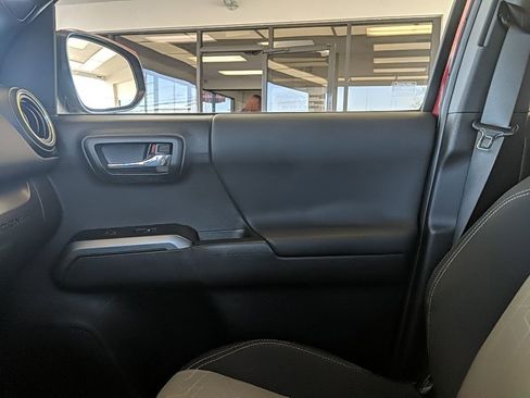 Used 2023 Toyota Tacoma TRD Off-Road image 21