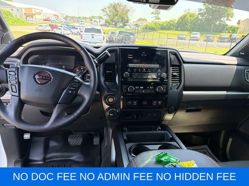 Used 2023 Nissan Titan PRO-4X w/ Pro-4x Convenience Package AWD/4WD image 14