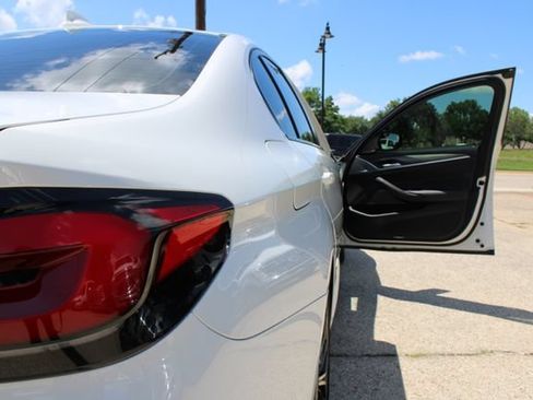 Used 2021 BMW 530i w/ M Sport Package RWD image 41