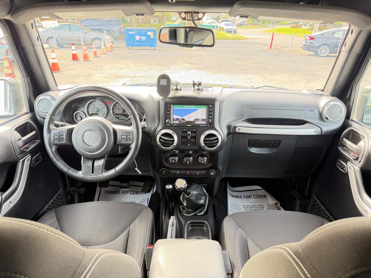 Used 2016 Jeep Wrangler Unlimited Sahara w/ Connectivity Group AWD/4WD image 24