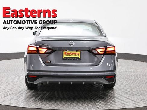 Used 2025 Nissan Altima 2.5 SV image 6