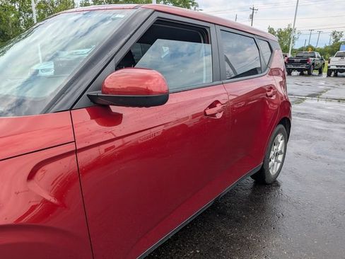 Used 2024 Kia Soul LX w/ Option Group 015 FWD image 4