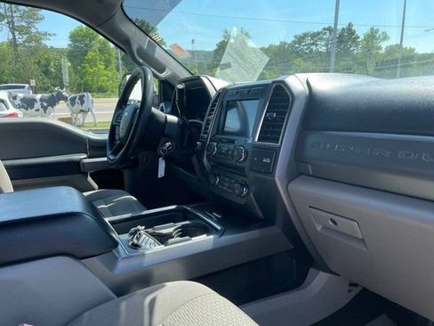 Used 2018 Ford F250 XLT w/ XLT Premium Package AWD/4WD image 8