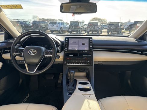 Used 2021 Toyota Avalon XLE image 27
