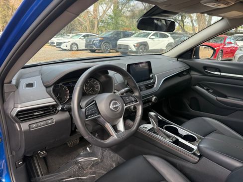 Used 2025 Nissan Altima 2.5 SR image 29