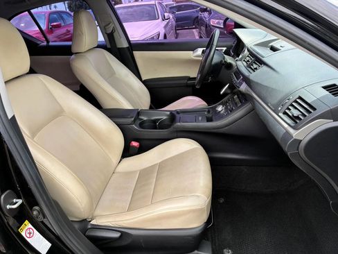 Used 2012 Lexus CT 200h FWD image 23