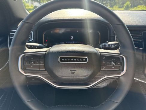 Used 2024 Jeep Wagoneer L Series III w/ Flexible Seating Group image 15