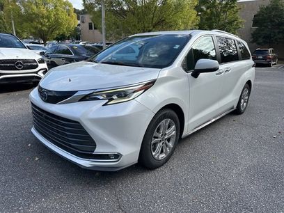 Used 2022 Toyota Sienna Platinum