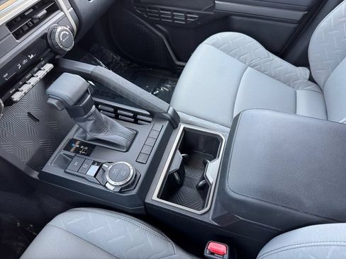 Certified 2025 Toyota Tacoma SR5 AWD/4WD image 26