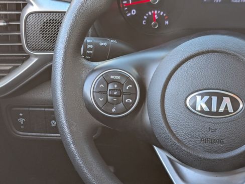 Used 2020 Kia Soul LX image 17