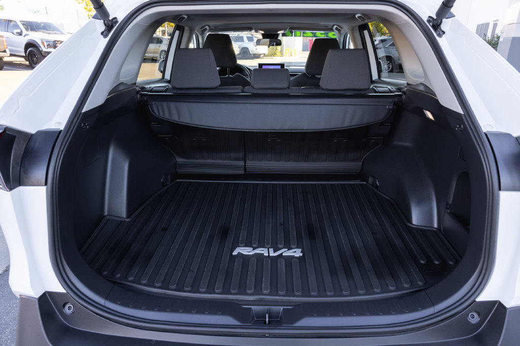 Certified 2024 Toyota RAV4 XLE w/ Convenience Package FWD image 8