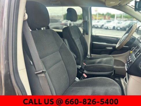 Used 2019 Dodge Grand Caravan SE w/ UConnect Hands-Free Group FWD image 5