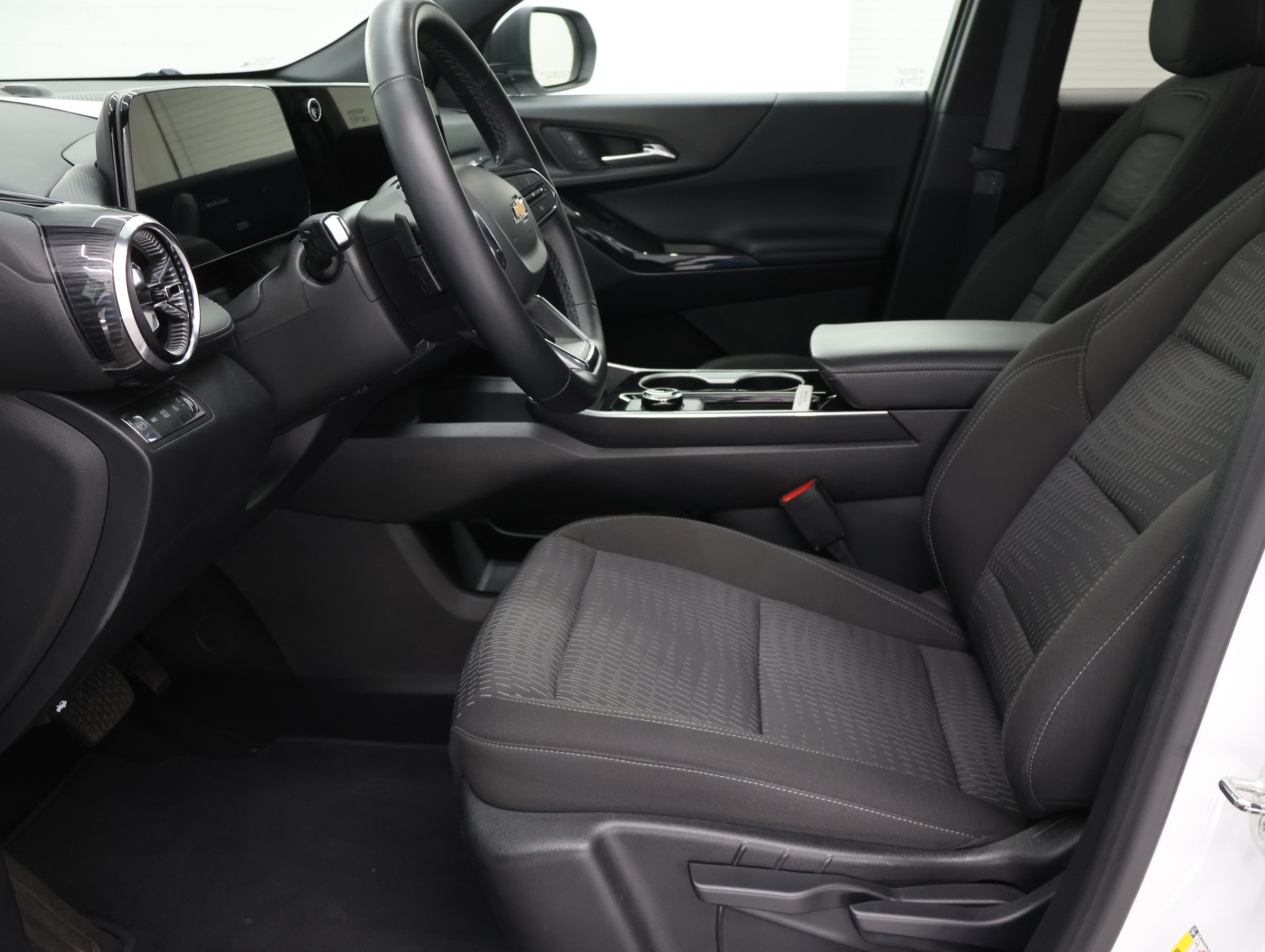 Used 2026 Chevrolet Equinox LT AWD/4WD image 7