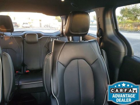Used 2021 Chrysler Pacifica Limited w/ Premium & Safety Sphere Group image 16