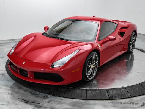 Used 2017 Ferrari 488 GTB RWD image 7