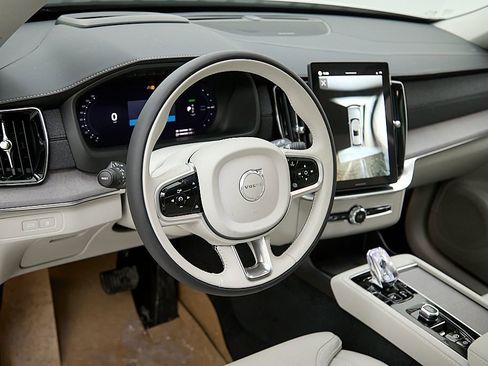 New 2026 Volvo XC90 T8 Ultra w/ Protection Package image 13