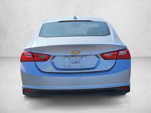 Used 2017 Chevrolet Malibu LT w/ Driver Confidence Package FWD image 6