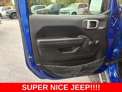 Used 2018 Jeep Wrangler Sport AWD/4WD image 12