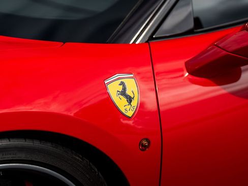 Used 2017 Ferrari 488 GTB image 12