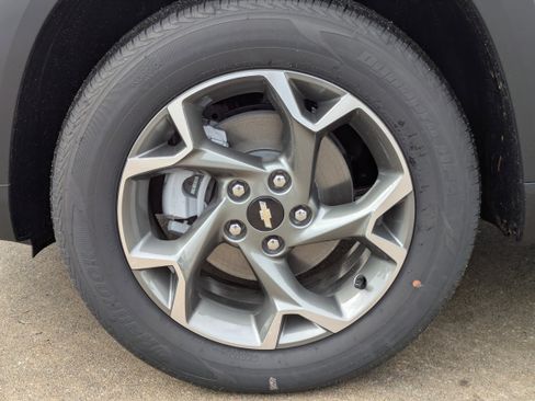 New 2025 Chevrolet Trax LT w/ Driver Confidence Package image 31