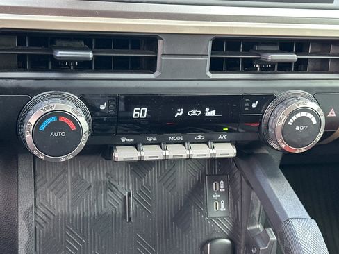Used 2025 Toyota Tacoma TRD Sport AWD/4WD image 18