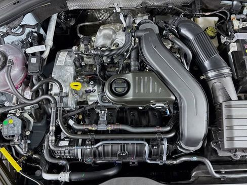 New 2026 Volkswagen Jetta SE FWD image 30