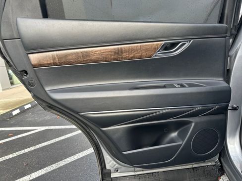 Used 2024 Genesis GV80 2.5T image 13