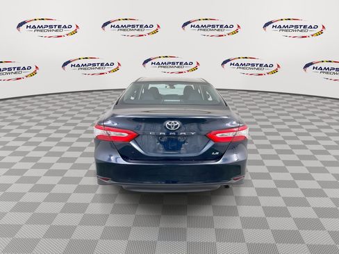 Used 2018 Toyota Camry LE image 7