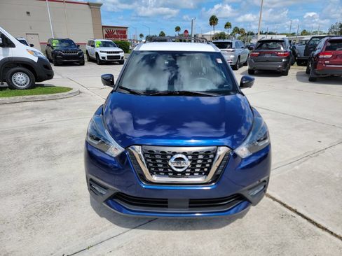 Used 2020 Nissan Kicks SR w/ SR Premium Package FWD image 8