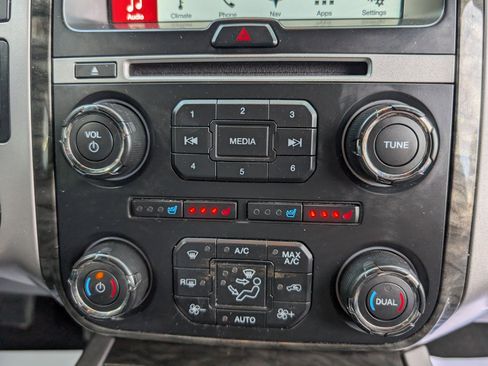 Used 2017 Ford Expedition Limited image 20