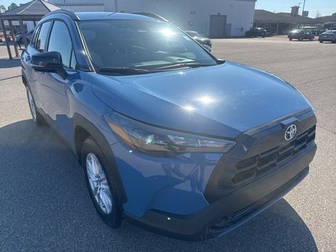 Used 2026 Toyota Corolla Cross LE image 7