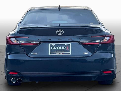 Used 2025 Toyota Camry SE w/ Convenience Package FWD image 5